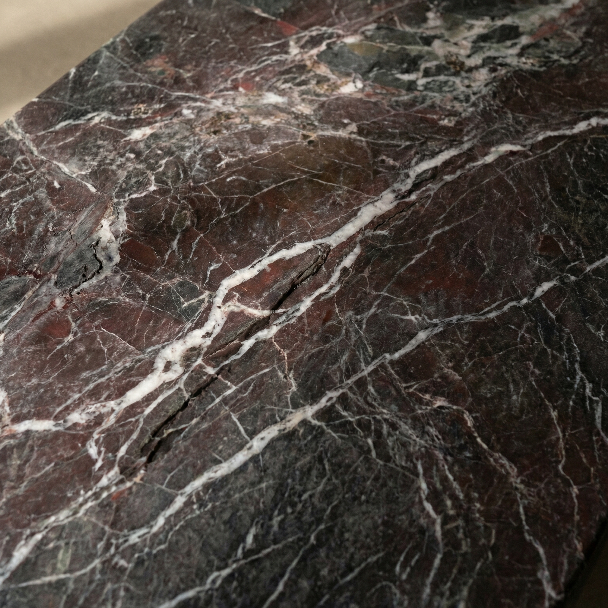 Morphe coffee table — marble veining detail in Statuario